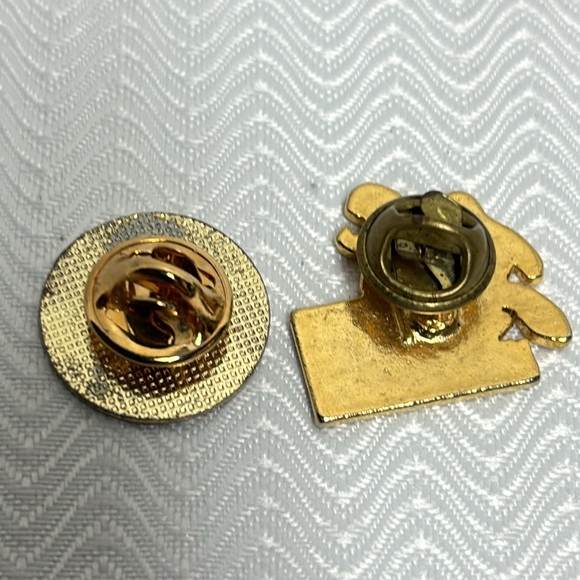 Lapel pins - Picture 2 of 3